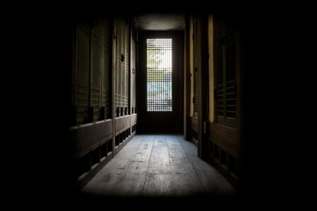 Hallway Changdeokgung Palace © Sonya Cameron Hallway Changdeokgung Palace © Sonya Cameron